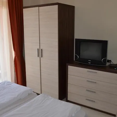 Apart Hotel Aphrodite 2 Апартамент